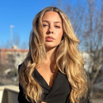 Tavia M - Algebra Tutor